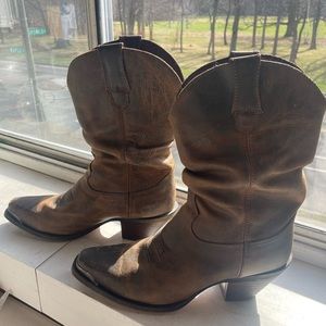 Crush By Durango Cowgirl boot. This style features full-grain leather. Size 8.5